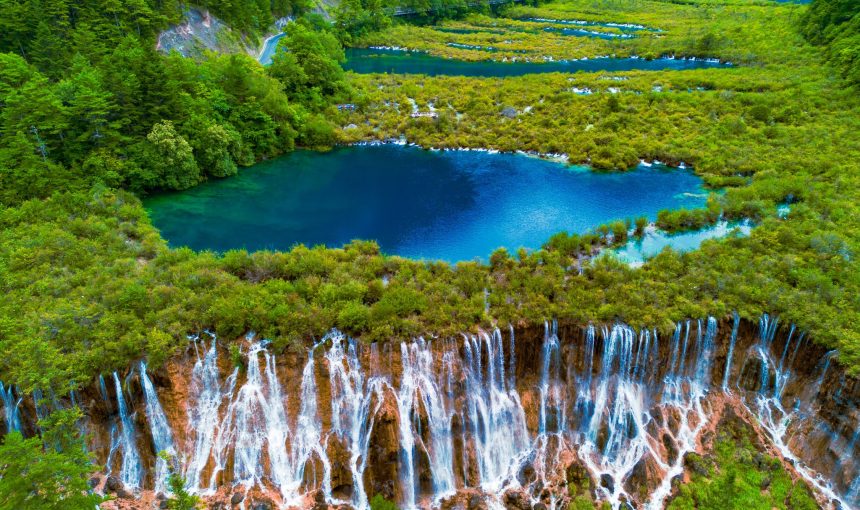 Jiuzhaigou Tourism: Exploring Nature’s Seasonal Poetry
